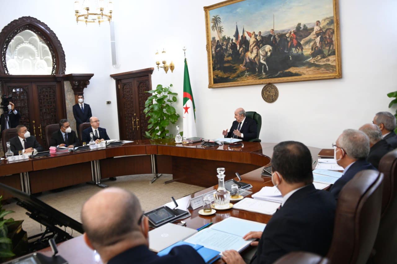 Algérie : vers la révision des salaires des enseignants universitaires