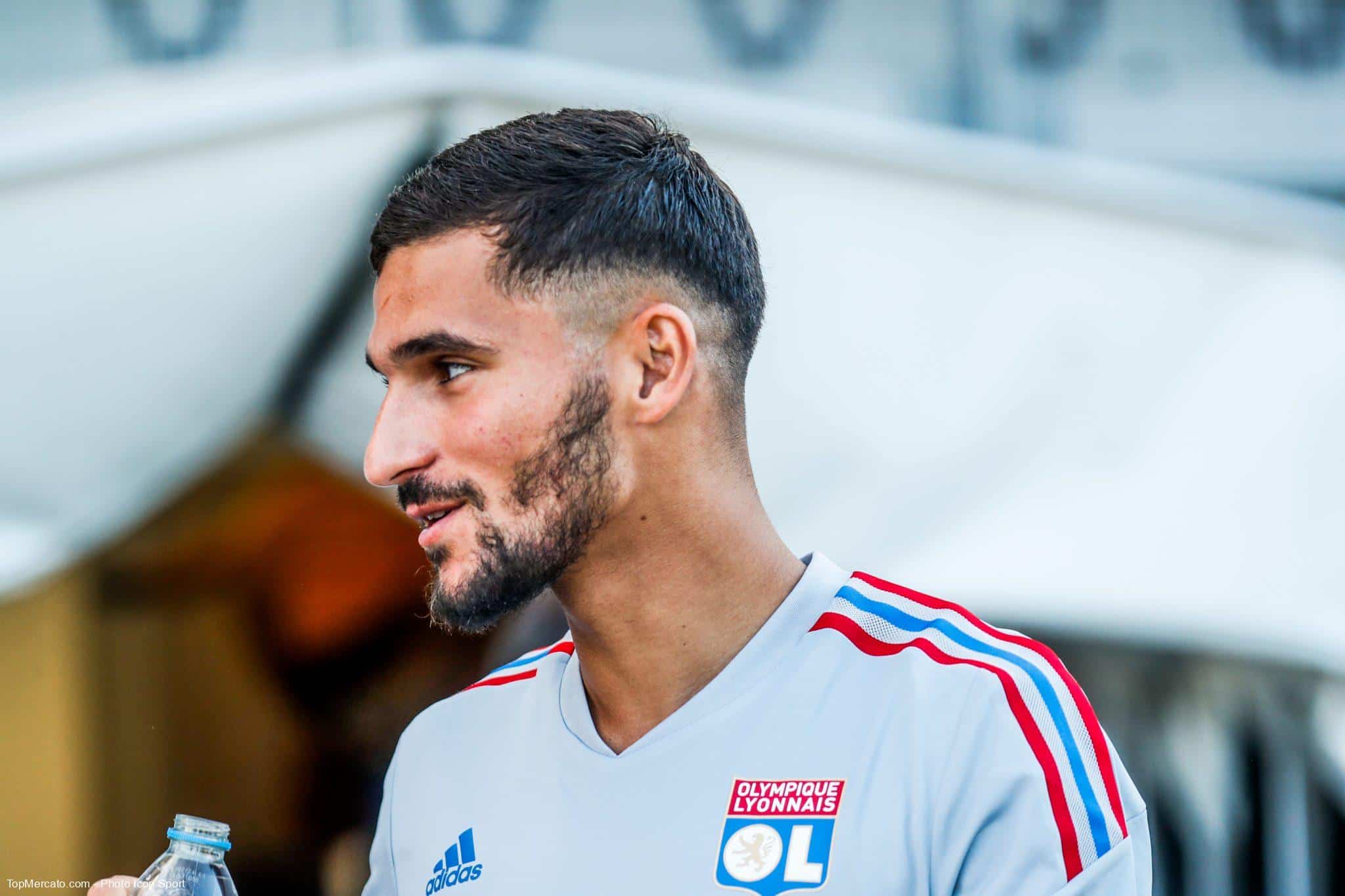 Première convocation de Houssem Aouar