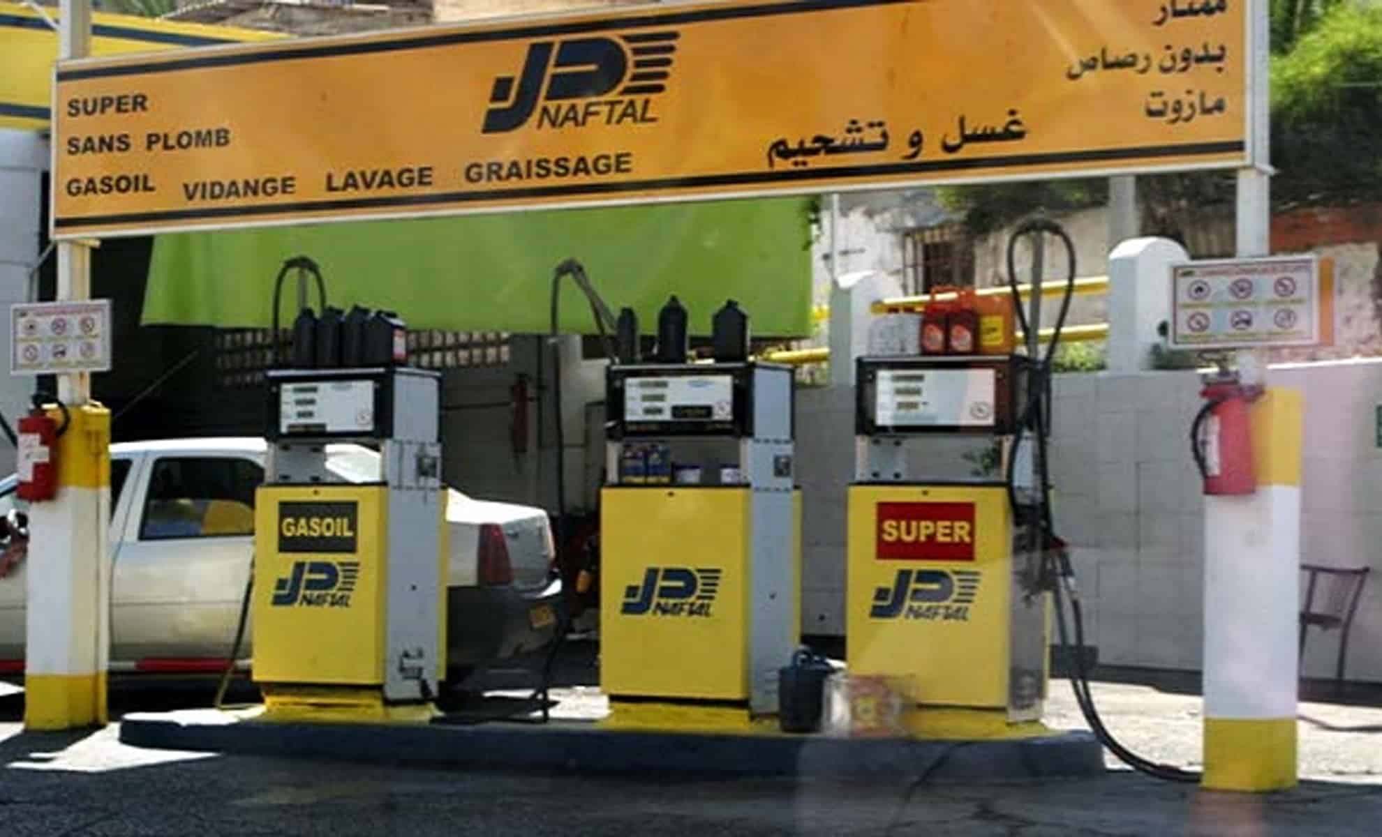 Algérie : le prix de l'essence choque un touriste européen (Vidéo)