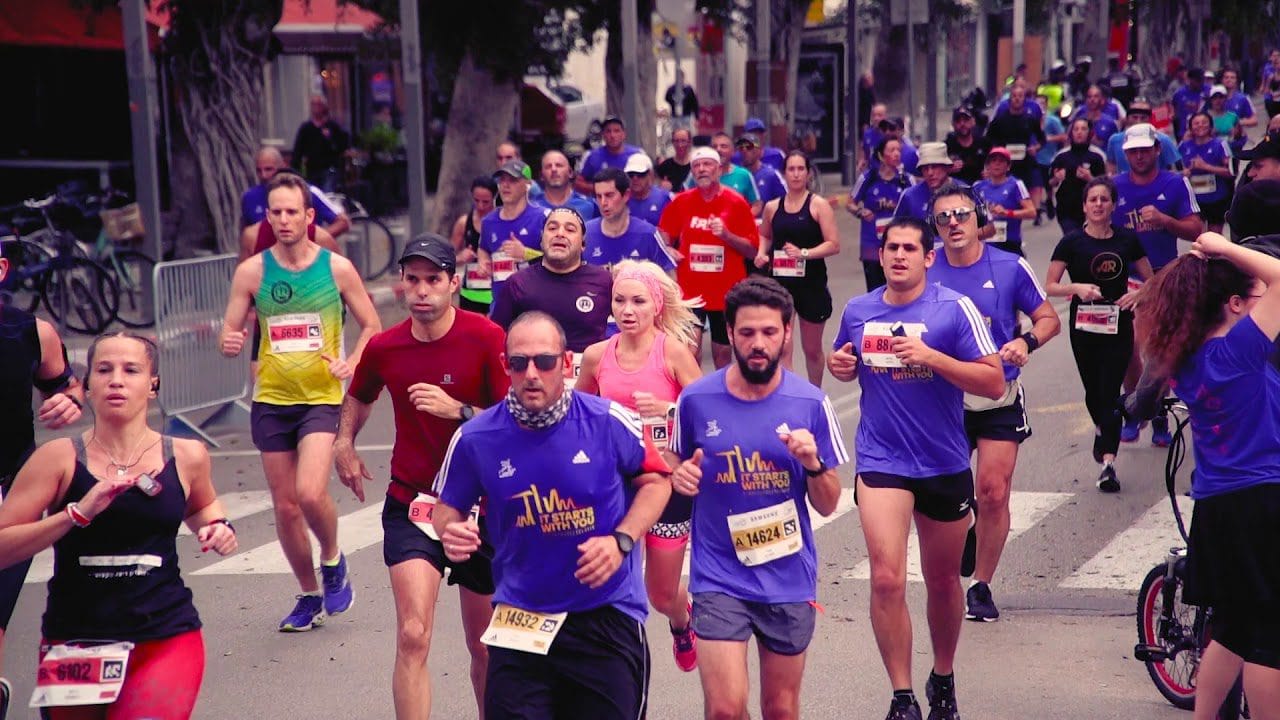 Cet homme de 91 ans, participe au marathon de Sidi-Bel-Abbès.
