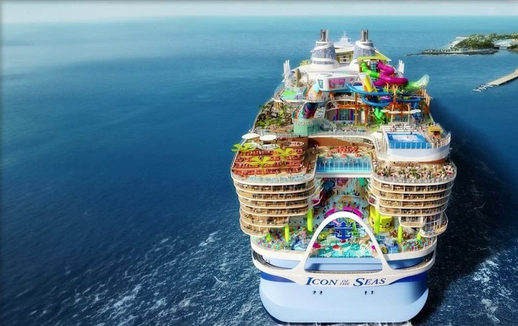 Historique ! Découvrez le plus gros bateau de croisière au monde (7.500 places, sept piscines…)