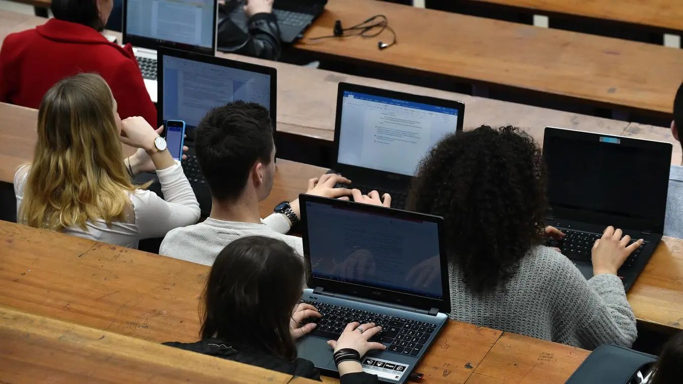 Avis aux algériens de France : selon l'Unef la vie étudiante coûte 594 euros de plus cette année