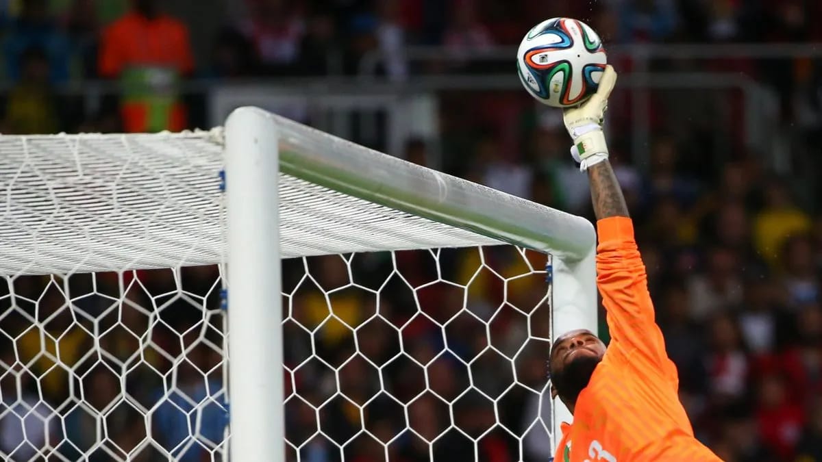 Rais M'Bolhi entraîneur des gardiens de l'équipe d'Algérie