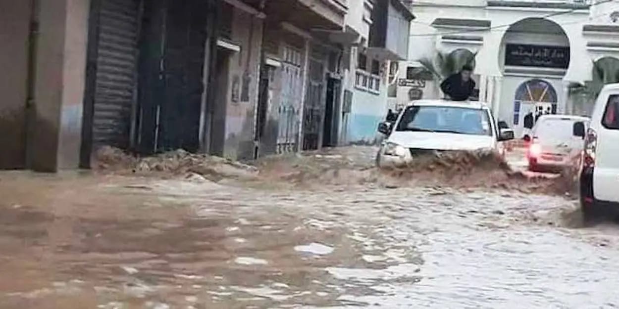 Skikda: évacuation de familles envahies par les eaux de pluie