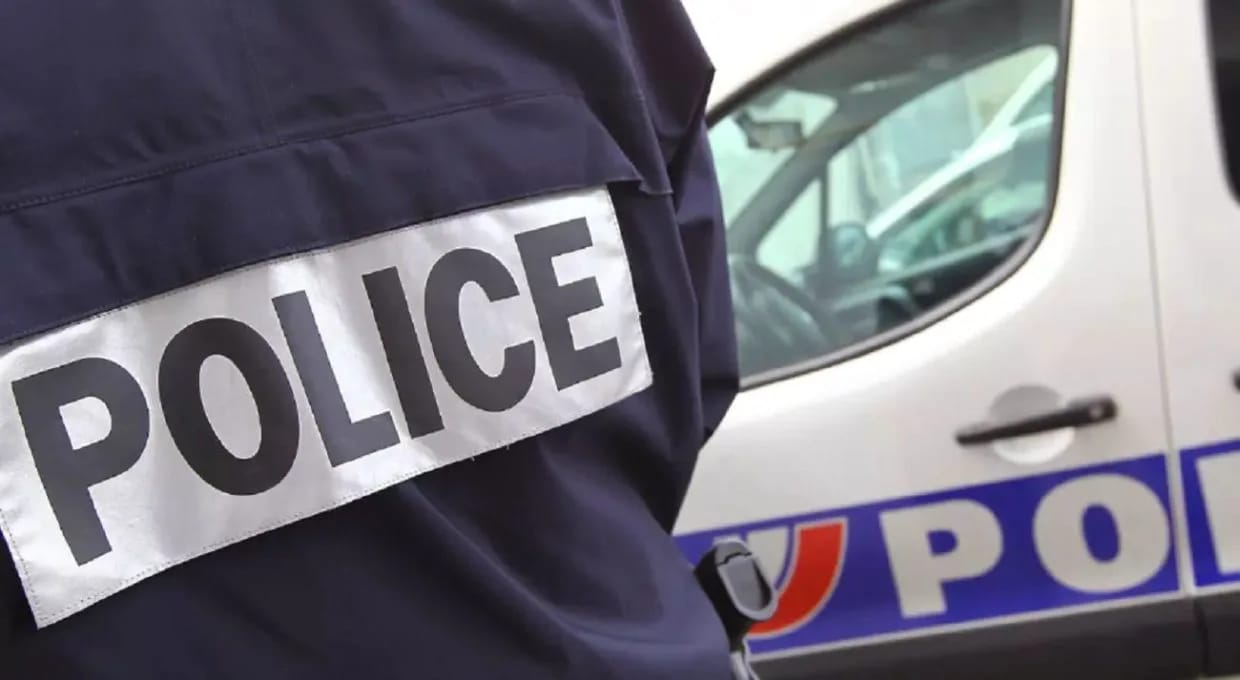 France: un Algérien menace de décapiter un enseignant