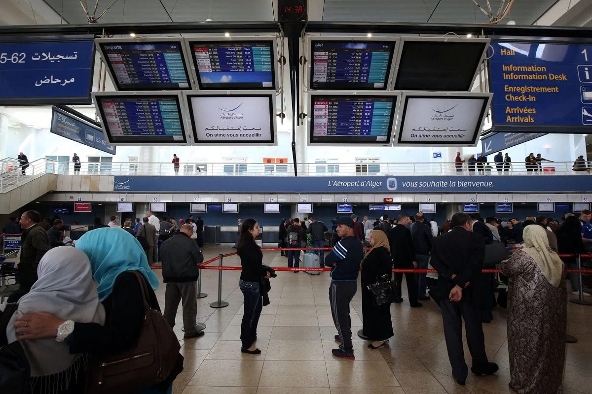 Les "Trabendistes" Algériens : des voyageurs déshonorent l'Algérie
