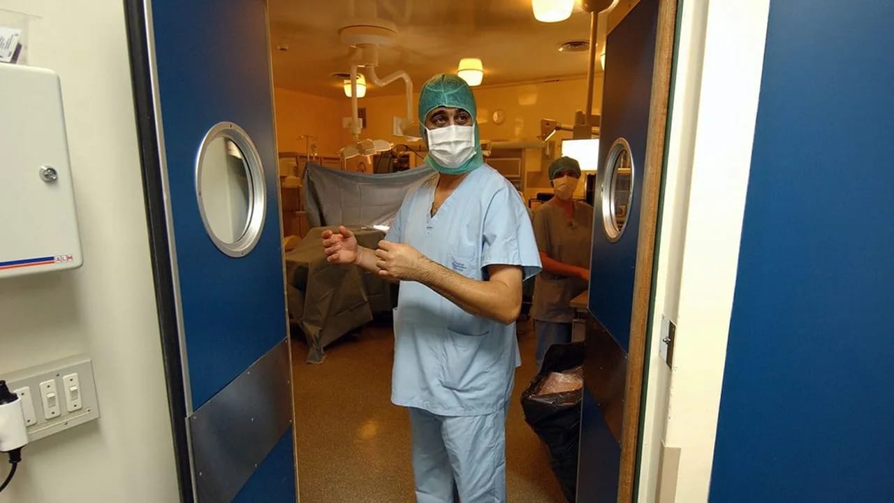 Une expulsion en masse des médecins étrangers