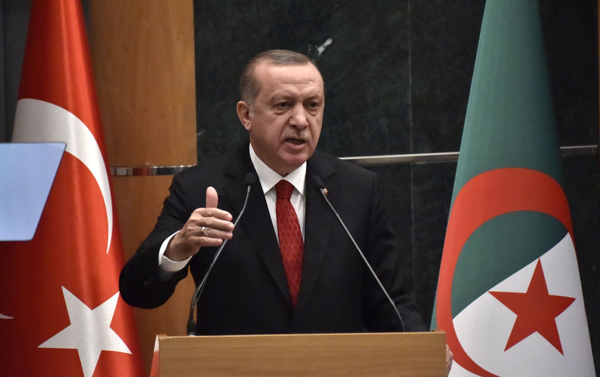 Palestine: Tebboune et Erdogan mettent en garde Israël