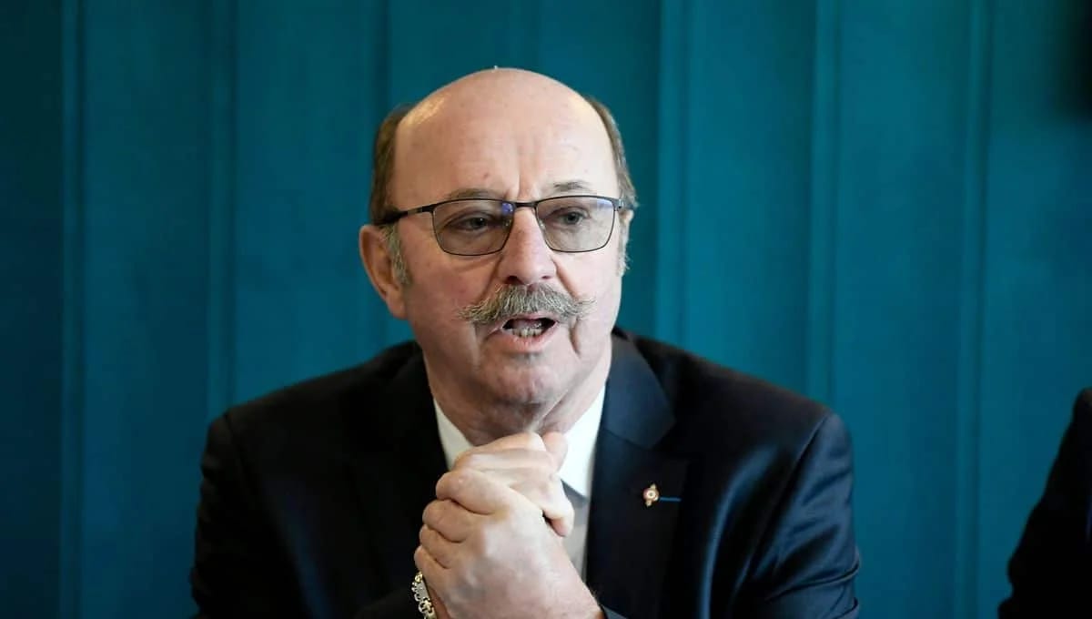 L'histoire se répète en France, un maire refuse de marier un sans-papiers algérien