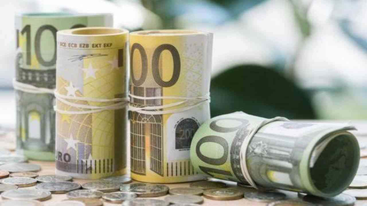 Taux de change ce vendredi 18 octobre 2024 : La valeur de 100 € sur le marché noir