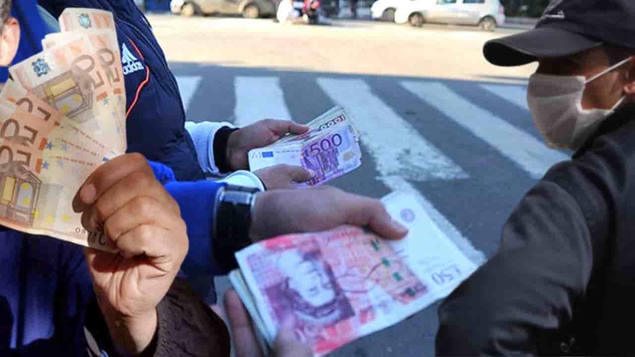  Taux de Change du dinar Algérien : Stabilité apparente sur le marché parallèle et cours officiels de la Banque d’Algérie ce 26 novembre 2023