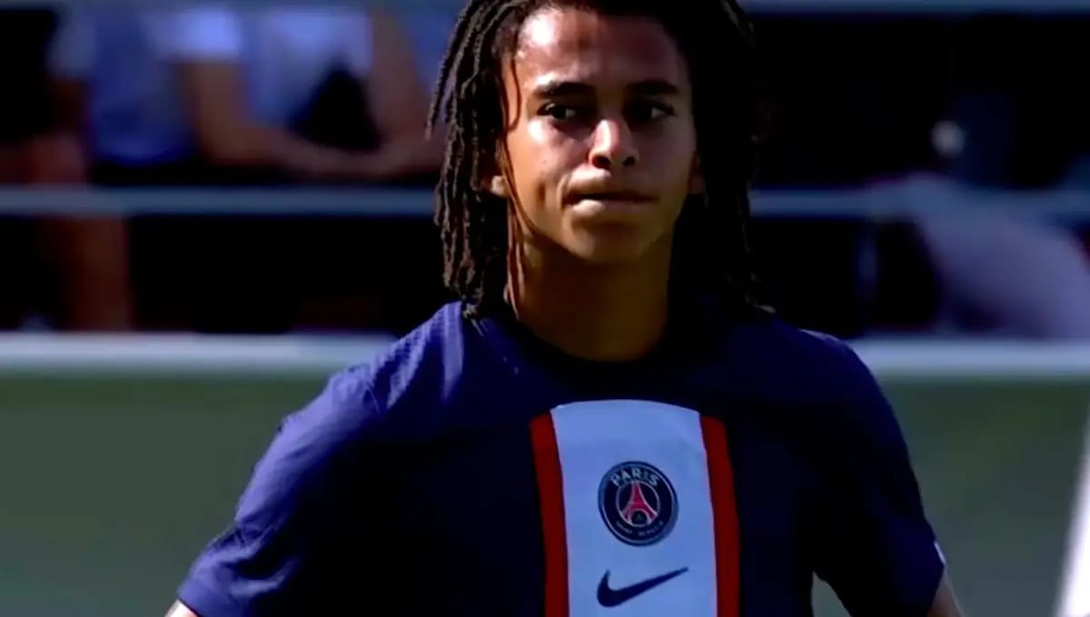 PSG U19 : Performance remarquable de Ethan Mbappé devant Kylian et Luis Enrique