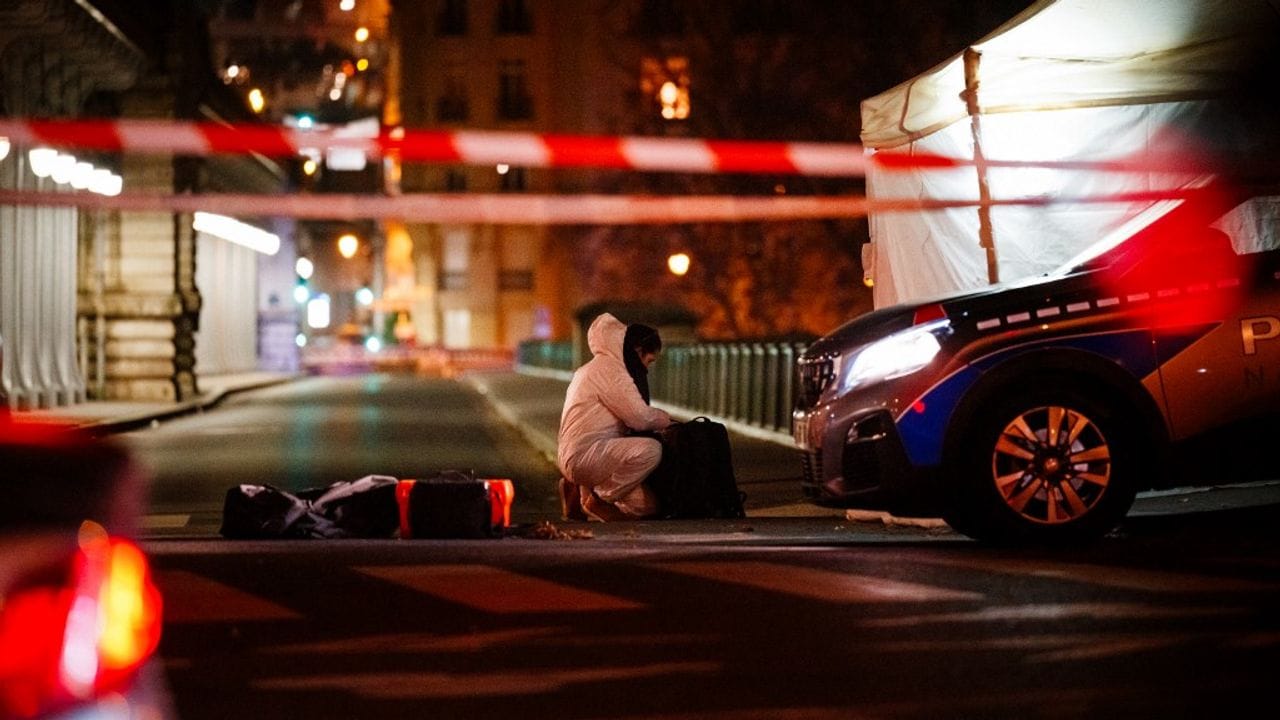 Paris Sous le choc : Nouvelle attaque au couteau près de la Tour Eiffel, Un mort et deux blessés
