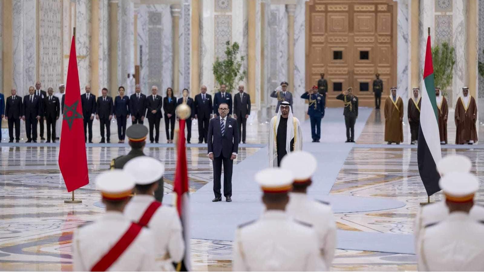 Mohammed VI au Dubai Mall : Une apparition Royale qui enflamme l'événementiel