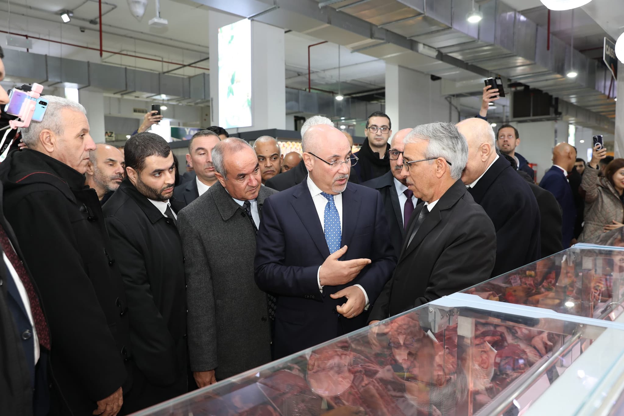 Algérie : Le ministre du commerce déclare la guerre aux hausses abusives des prix des viandes importées