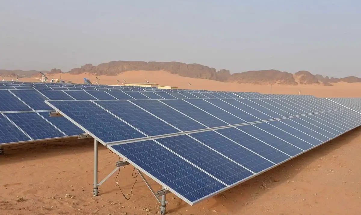 Tamadjert : Premier Village Algérien Alimenté à 100% par l'Énergie Solaire