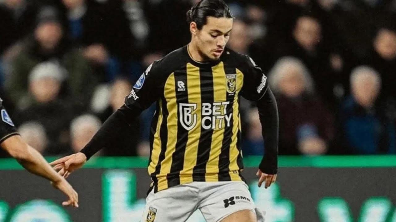 Anis Hadj Moussa : La Nouvelle Pépite du Football Algérien Dévoilée !