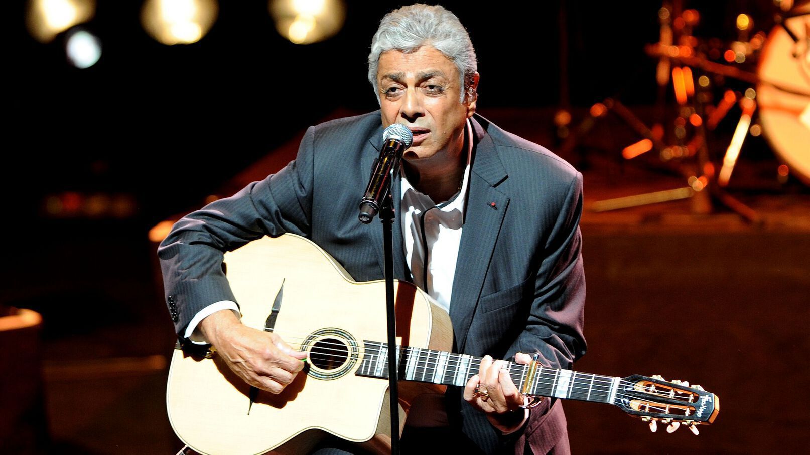 France : Enrico Macias en concert le 14 avril, à Avignon