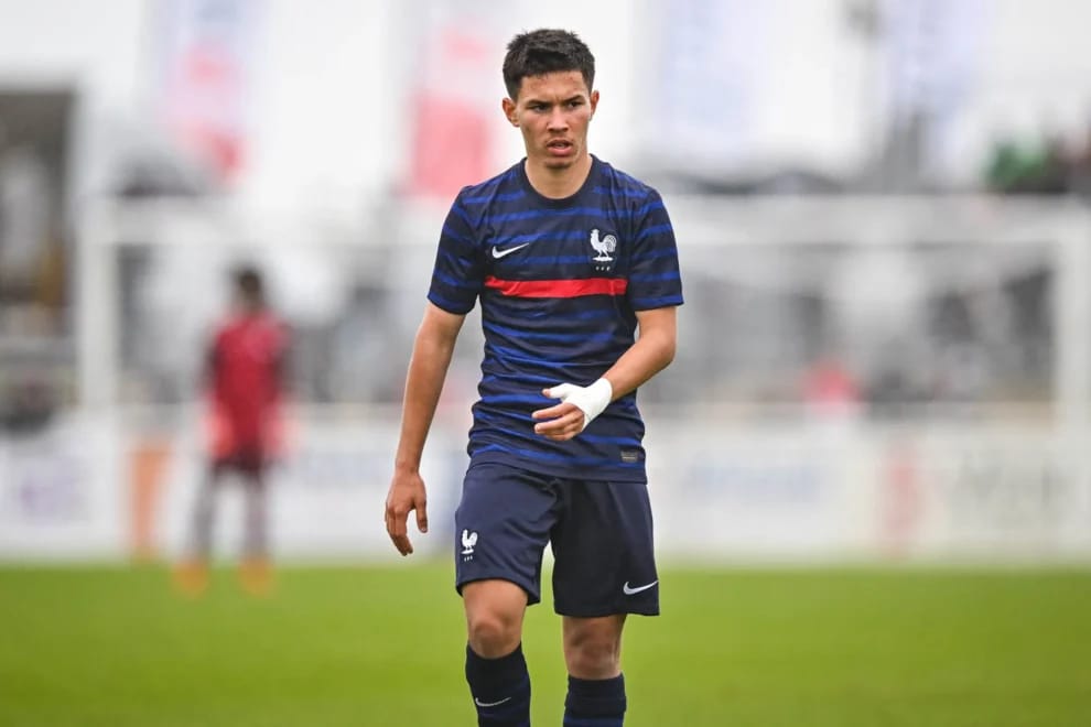 Le mercredi 08 mai 2024, le conseil des ministres s'est tenu avec Patrice Talon à sa tête, exerçant les fonctions de Président de la République, Chef de l'État et Chef du Gouvernement. Cette réunion a été marquée par plusieurs décisions, dont une nomination. En effet, lors de cette réunion, une nomination a été annoncée dans le cadre des mesures individuelles. Cette nomination concerne spécifiquement le ministère de l'Économie et des Finances en charge de la Coopération. Monsieur Krishna LOKOSSOU a été nommé comme Directeur général de la Poste du Bénin S.A. Vitrine Infos vous propose des contenus originaux. Vitrine Infos, c’est la fiabilité des informations, c’est également l’information en temps réel. Adoptez-le et consommez-le sans modération. SOUTENEZ-NOUS Vous recherchez un canal de diffusion d’informations et de productions de tous les sports du Bénin et du monde. Méga Sports est la solution !