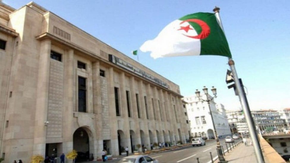L'Algérie accueille cet événement à l'invitation de M. Ibrahim Boughali, président de l'Assemblée populaire nationale (APN), comme indiqué samedi dans un communiqué de la chambre basse du Parlement. Selon ce communiqué, le comité exécutif de l'Union tiendra sa 34e réunion le samedi 25 mai 2024, en préparation du lancement des travaux du congrès. L'ordre du jour du congrès inclura des séances de travail et des réunions des commissions sur "la Palestine", "les conditions de la femme, de l’enfant et de la jeunesse" ainsi que "les affaires politiques et les relations parlementaires". Les travaux du congrès se concluront par un communiqué final avant une cérémonie symbolique célébrant le 50e anniversaire de l'UIPA, selon le communiqué.