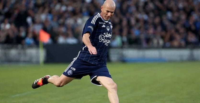 A 51 ans, Zinedine Zidane toujours au sommet de son talent (Vidéo)