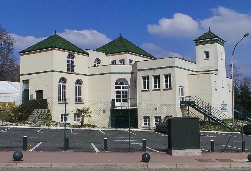 France : Fermeture d'une école musulmane à Corbeil-Essonnes, sécurité et conformité en question