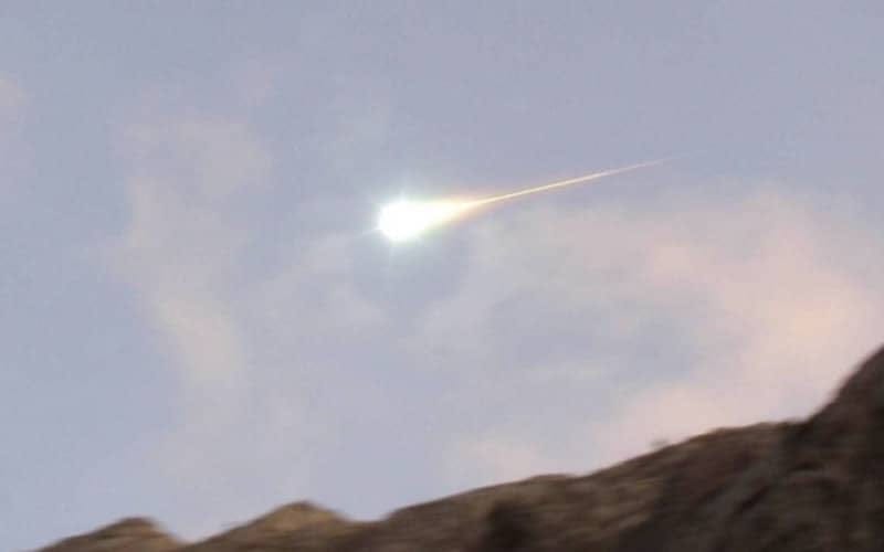 Maroc : une boule de feu traverse le ciel à une vitesse vertigineuse Maroc : une boule de feu traverse le ciel à une vitesse vertigineuse