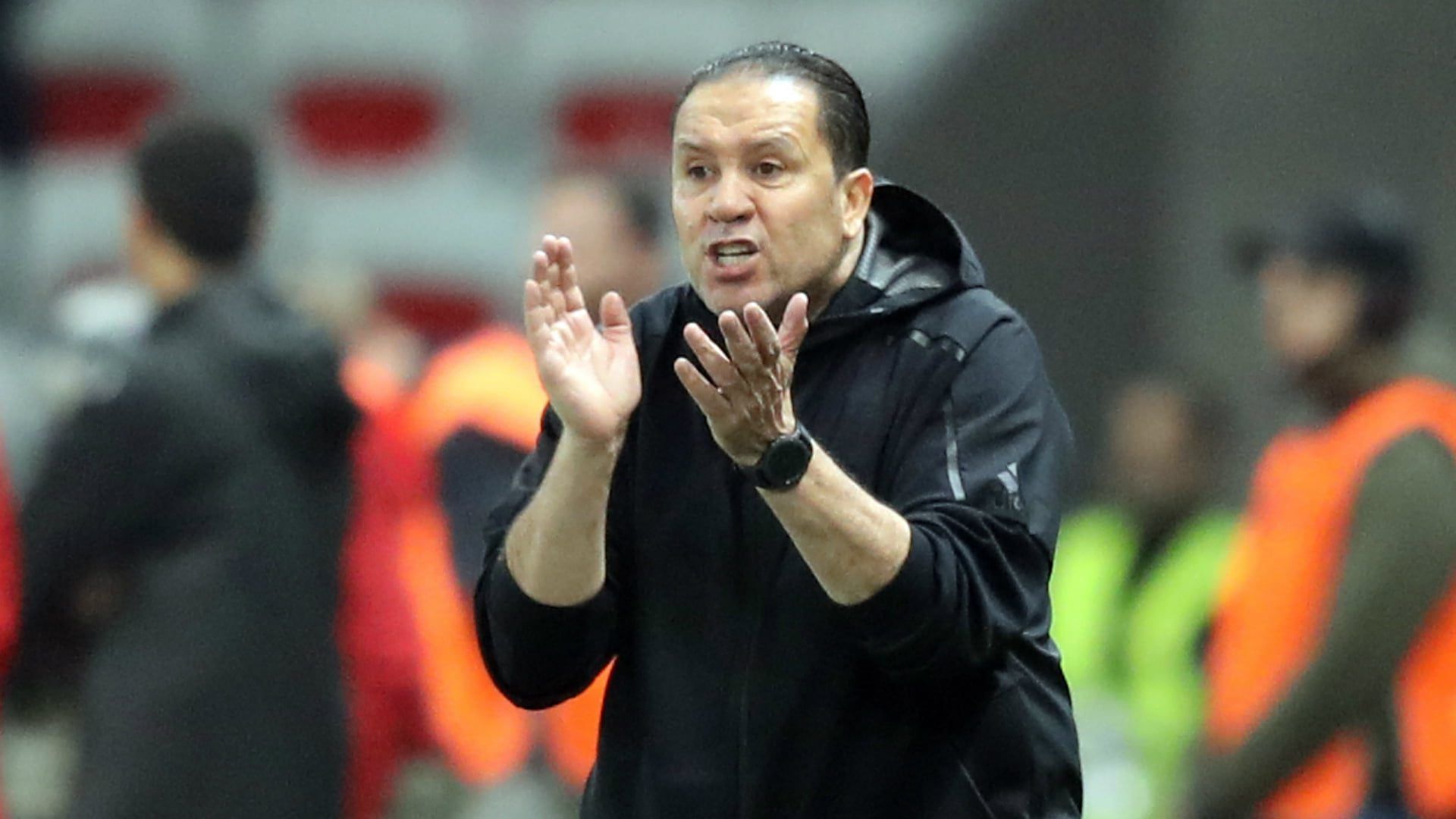 Nabil Maâloul plonge l'USM Alger dans l'impasse