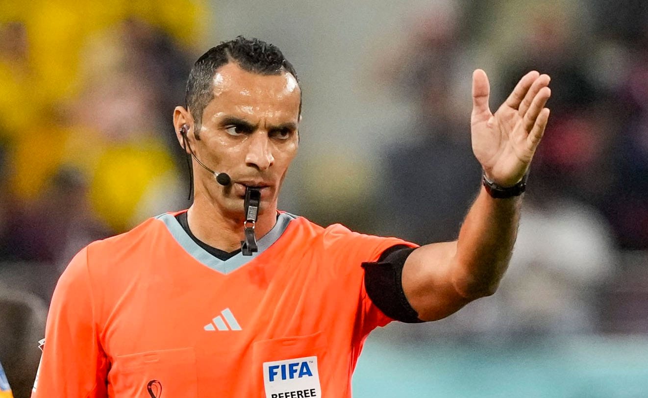 Scandale arbitral en Algérie : Mustapha Ghorbal suspendu ! Mustapha Ghorbal