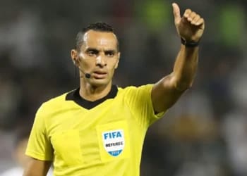 Scandale arbitral en Algérie : Mustapha Ghorbal suspendu !