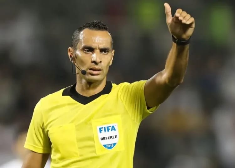 Scandale arbitral en Algérie : Mustapha Ghorbal suspendu !
