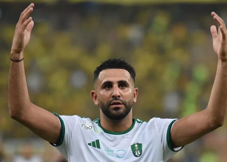 Riyad Mahrez tacle les binationaux indécis : son message fort qui fait polémique