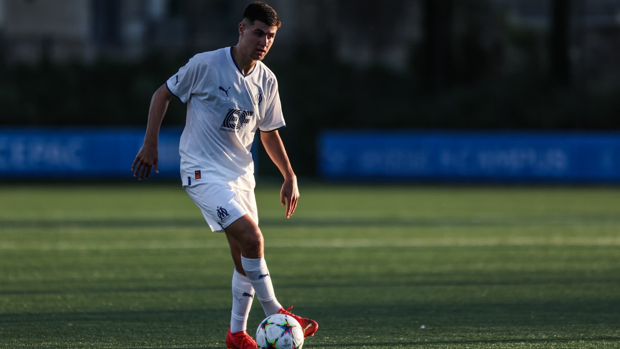 Rayan Hassad quitte l'OM : un nouveau départ pour l'espoir algérien
