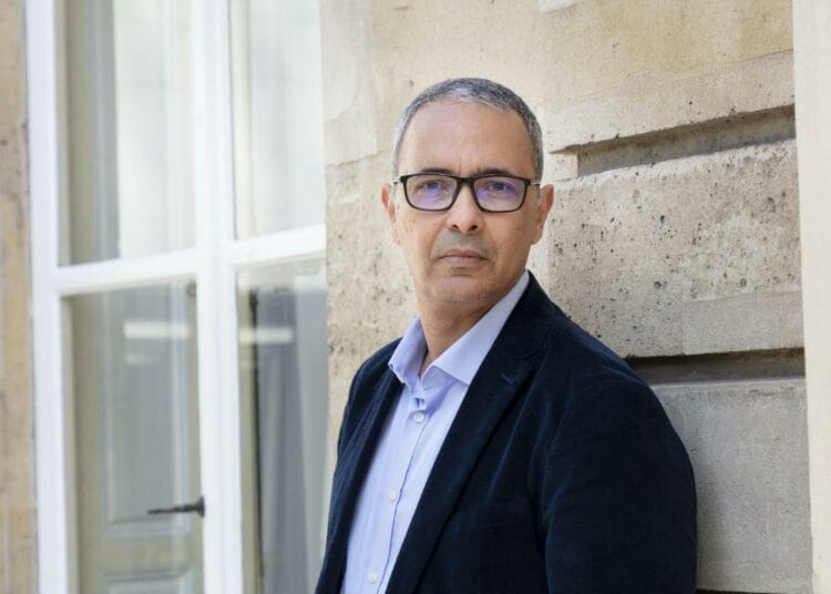 Kamel Daoud visé par 2 mandats d'arrêt internationaux émis par l'Algérie