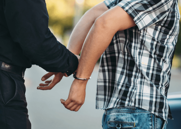 Un employé vole 170 téléphones à Lyon et les revend en Algérie