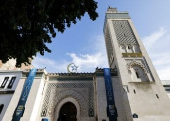 Crise Paris - Alger : une confrontation diplomatique s’invite à la Grande Mosquée de Paris ! Crise Paris - Alger : une confrontation diplomatique s’invite à la Grande Mosquée de Paris !