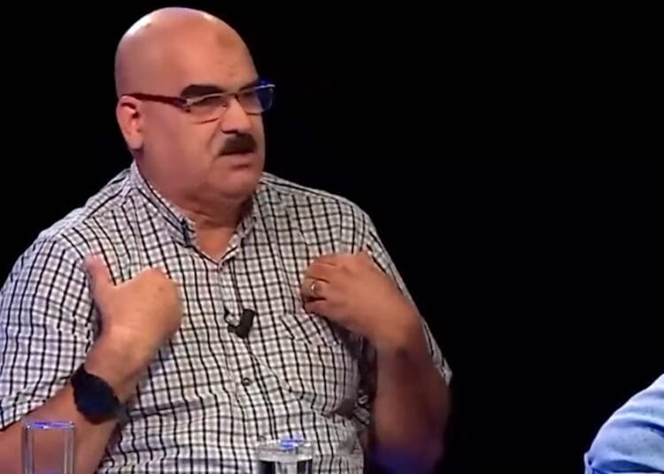 Rafik Omar forcé à tourner le dos à l'Algérie ? Les révélations chocs de Hocine Djennad Rafik Omar forcé à tourner le dos à l'Algérie ? Les révélations chocs de Hocine Djennad