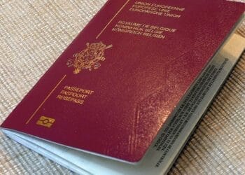Titres de séjour : la Belgique et l'Allemagne resserrent les mailles