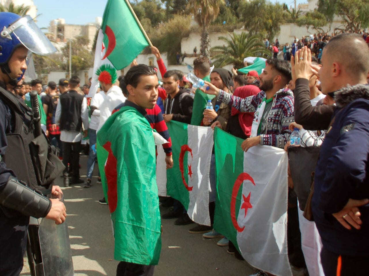 Algériens en France : entre stigmatisation et bureaucratie, une situation explosive !