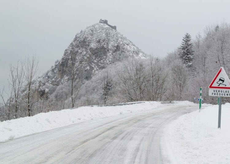 chutes de neige et aux fortes pluies ce week-end dans ces villes...