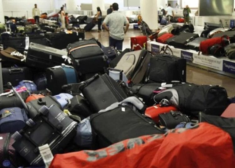 Aéroport d’Alger : 2 agents impliqués dans des vols de bagages, mis à nu Vols retardés et bagages cabine : l’UE prend une décision radicale