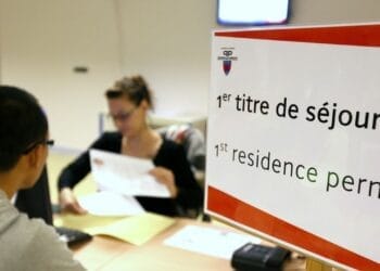 Dématérialisation des titres de séjour en France