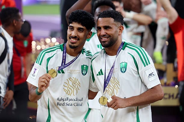 Riyad Mahrez fait une promesse devant 58 000 supporters !