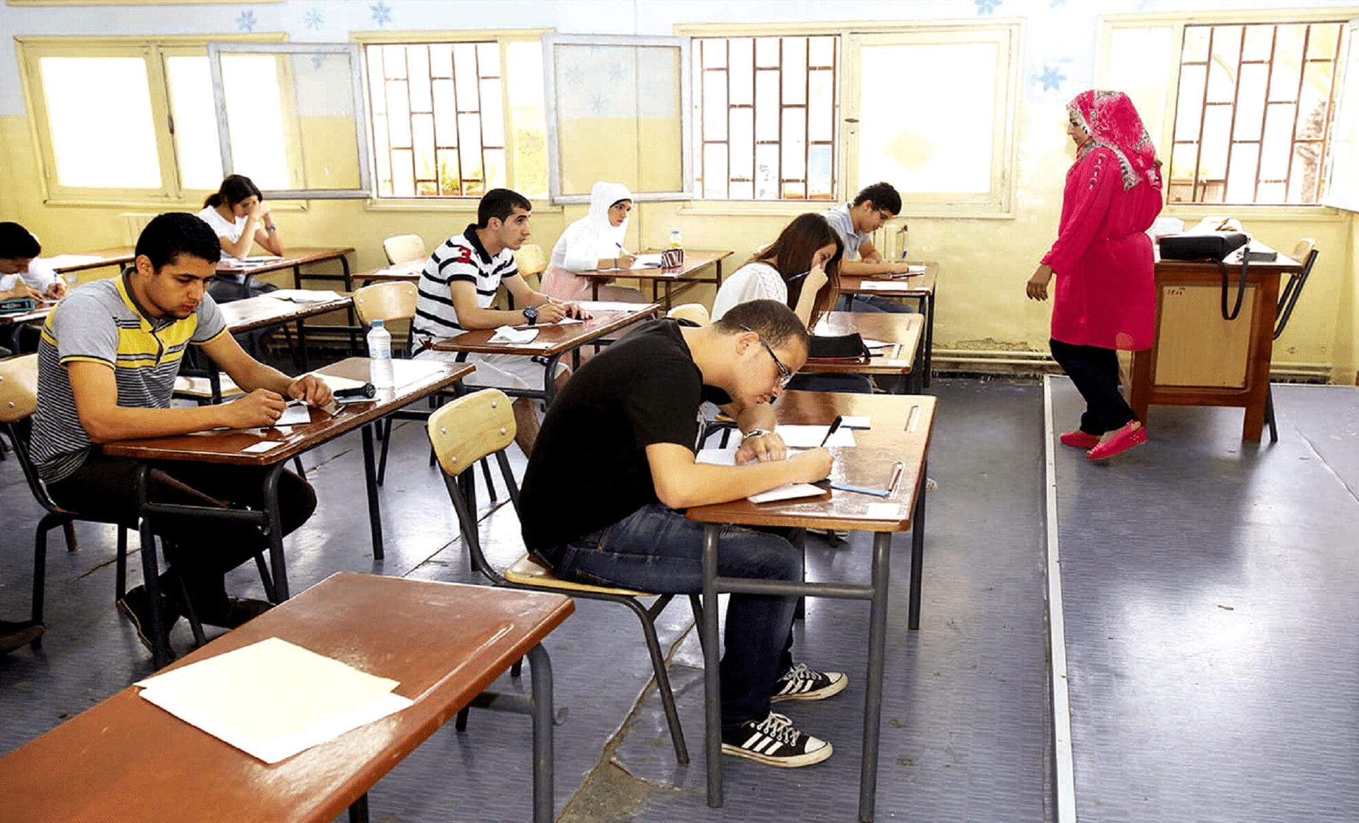 Bac 2025 : des larmes, des évanouissements et un choc national après l’épreuve de philo !