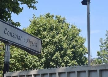 Consulat d’Algérie à Bobigny : “C’est l’enfer sur terre !” Usagers à bout, témoignages-chocs à l’appui