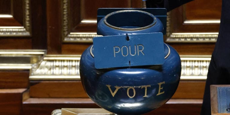 Proposition de loi : Vers une interdiction du mariage pour les sans-papiers en France ?