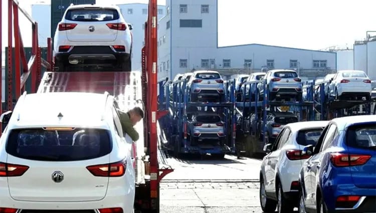 Réformes du marché automobile algérien 2025 : nouvelles régulations et procédures