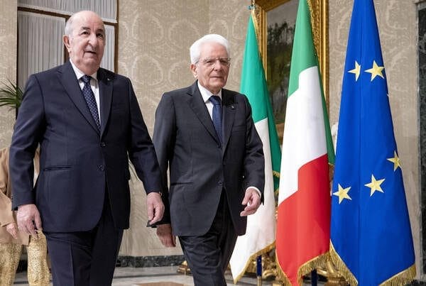 Italian President, Sergio Mattarella, and his Algerian counterpart,  Abdelmadjid Tebboune (L) during their meeting at Quirinal Palace, Rome, Italy, 26 May 2022. Tebboune is on a two-day state visit to Italy.
ANSA / Paolo Giandotti - Quirinal Press Office handout   +++ ANSA PROVIDES ACCESS TO THIS HANDOUT PHOTO TO BE USED SOLELY TO ILLUSTRATE NEWS REPORTING OR COMMENTARY ON THE FACTS OR EVENTS DEPICTED IN THIS IMAGE; NO ARCHIVING; NO LICENSING +++