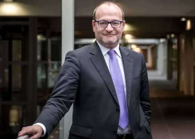 Pourquoi l’Algérie refuse de s’endetter : les explications du DG de l’AFD Rémy Rioux Pourquoi l’Algérie refuse de s’endetter : les explications du DG de l’AFD Rémy Rioux