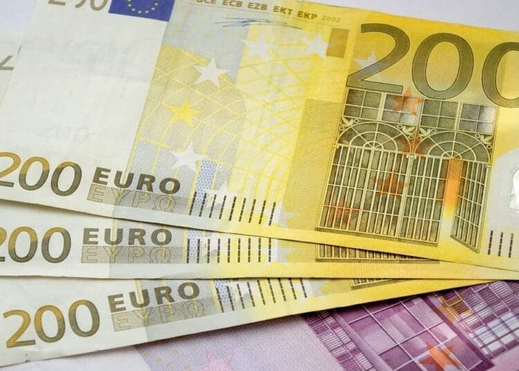 Flambée de faux euros : que se passe-t-il sur le marché noir ?